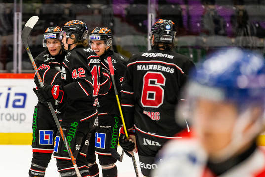 Örebros Glenn Gustafsson jublar