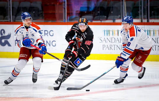 Oskarshamns Kim Strömberg, Örebros Robin Kovacs och