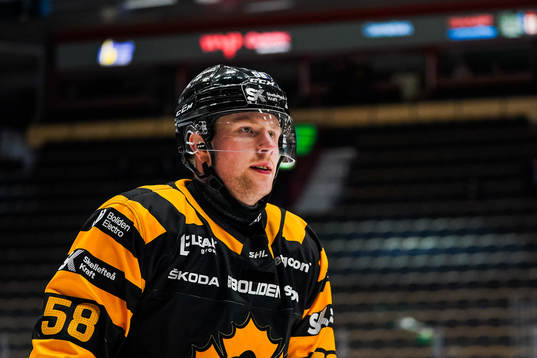 Skellefteås Oskar Nilsson jublar