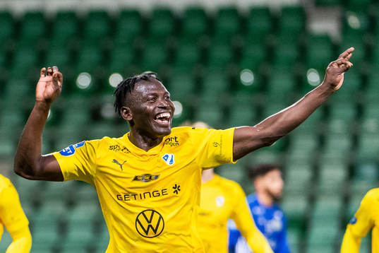 Halmstads Alhassan A Haestad Kamara jublar efter att han gjort 0-6