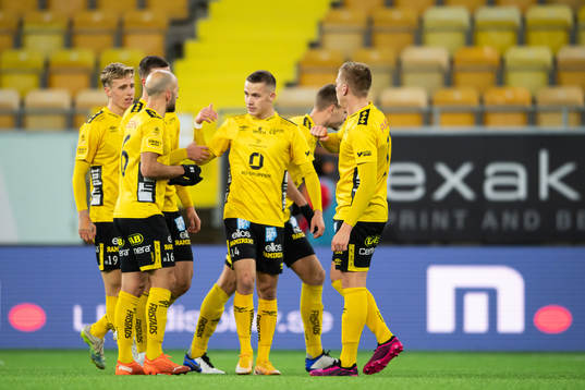 Elfsborgs spelare jublar efter att Jeppe Møldrup Okkels (vänster i bild) gjort 2-0