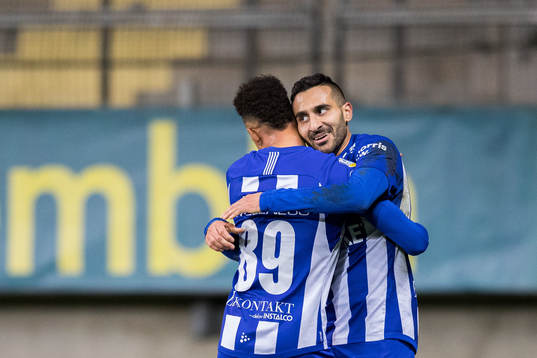 IFK Göteborg Sargon Abraham jublar med Tobias Sana efter sitt 1-1 mål