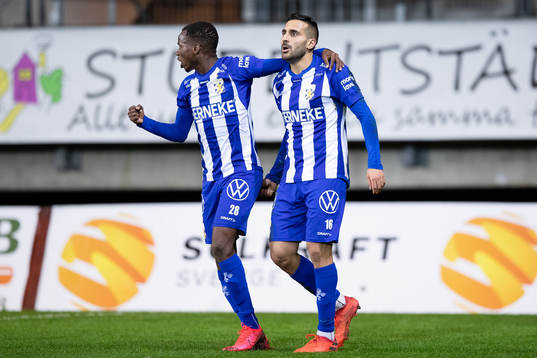 IFK Göteborg Sargon Abraham jublar ihop med Alhassan Yusuf