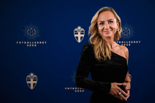 Programledare Frida Nordstrand poserar för porträtt