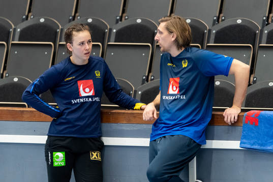 Målvakt Jessica Ryde och målvaktstränare Thomas Forsberg