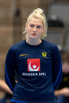 Nina Dano