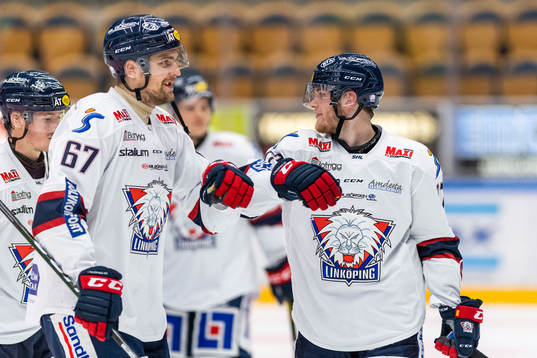 Linköpings Jarno Kärki och Niko Ojamäki jublar