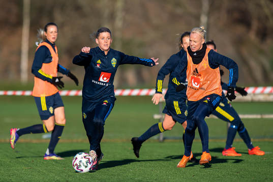 Olivia Schough och Caroline Seger