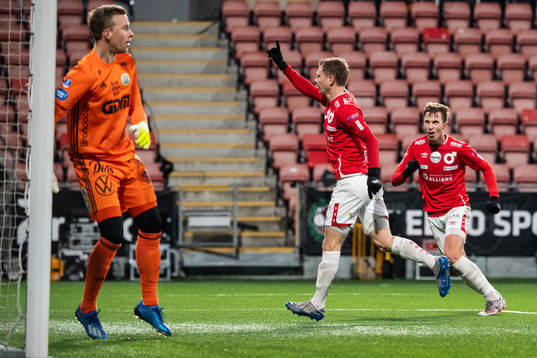 Degerfors Johan Bertilsson jublar