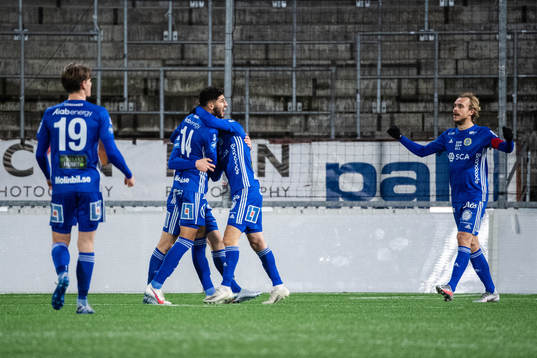 Sundsvalls Paya Pichkah jublar efter 1-2