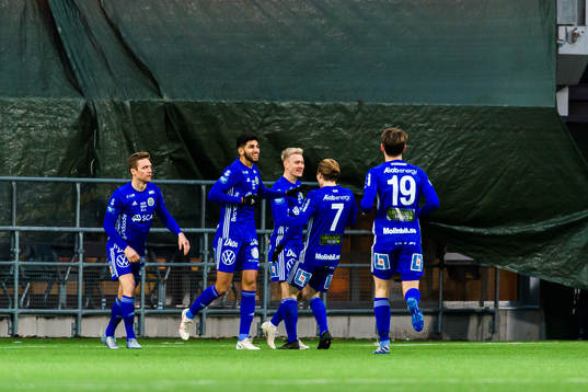 Sundsvalls Jamie Ryan Hopcutt jublar efter han gjort 0-1