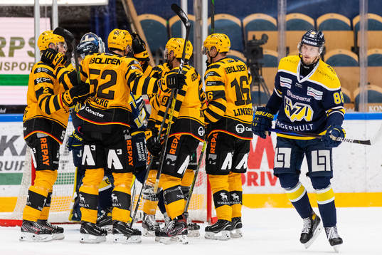 Skellefteås Adam Wilsby, Arvid Lundberg, Darren Nowick och