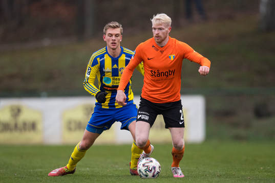 Eskilsminnes Dennis Olsson och Torns Hugo Barsne