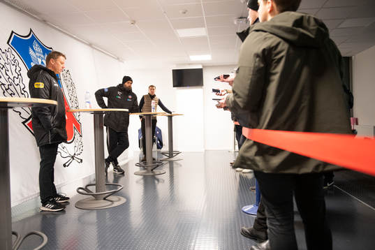 Helsingborgs tränare Olof Mellberg och tränare Hasse Eklund efter slutsignalen