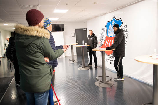Helsingborgs tränare Olof Mellberg och tränare Hasse Eklund efter slutsignalen
