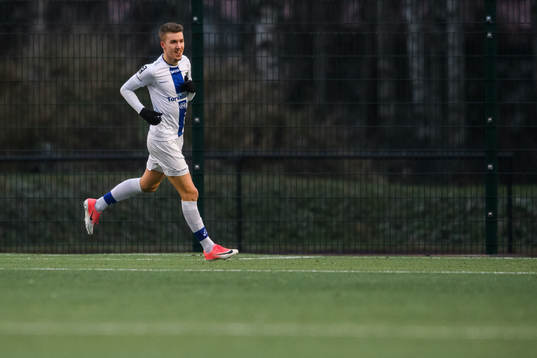 Haninges Isac Rojas jublar efter han gjort 1-0