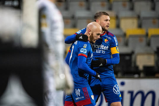 Djurgårdens Magnus Eriksson och Jesper Karlström jublar