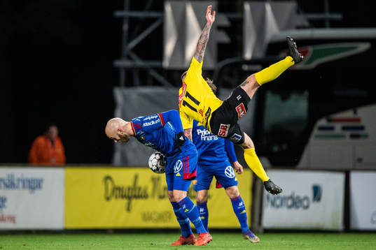 Djurgårdens Magnus Eriksson och Mjällbys Martin Spelmann