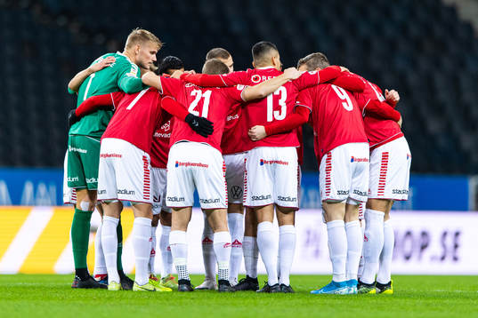 Kalmars spelare samlas
