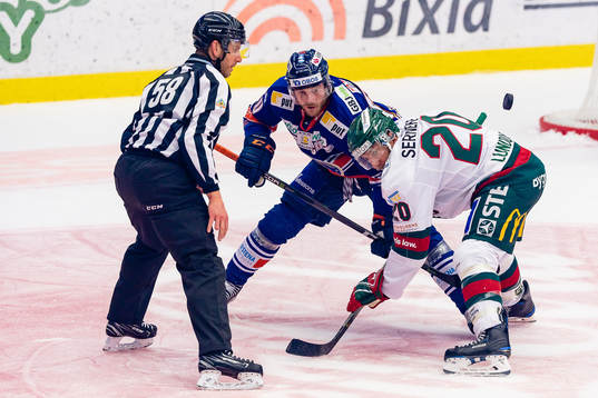 Tek mellan Växjös Erik Josefsson och Frölundas Joel