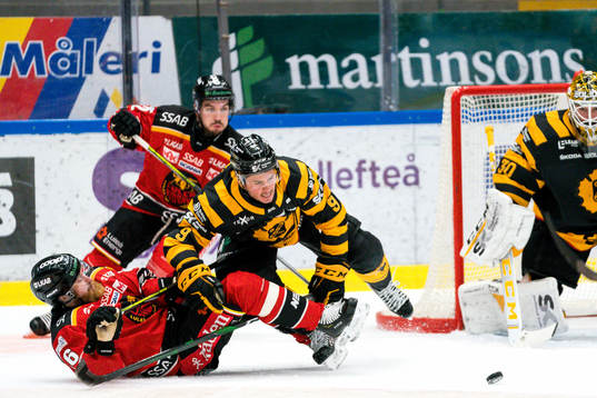 Skellefteås Darren Nowick och Luleås Linus Klasen