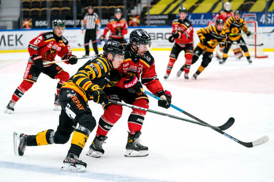 Skellefteås Adam Wilsby och Luleås Niklas Olausson