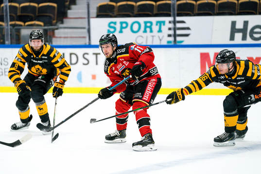 Luleås Petter Emanuelsson och Skellefteås Linus Lindström