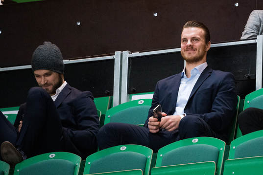 Rögles Craig Schira och målvakt Christoffer Rifalk på