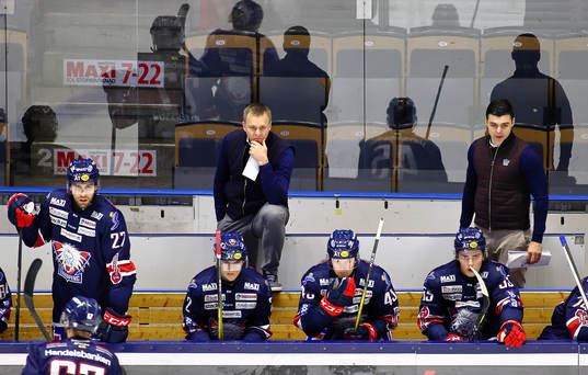 Linköpings bås med tränare Bert Robertsson