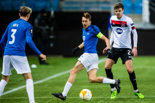 Mattias Kent Moström of Molde and Sean Gannon of Dundalk