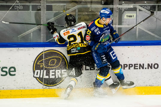 Daniel Bøen Rokseth of Stavanger Oilers and Martin