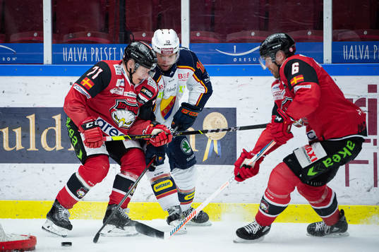 Djurgårdens Niclas Bergfors i en kamp mot Malmö Redhawks