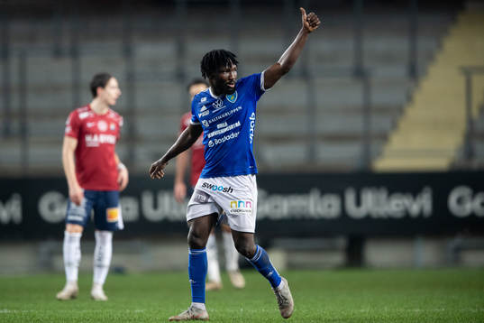 Umeås Emmanuel Yeboah jublar