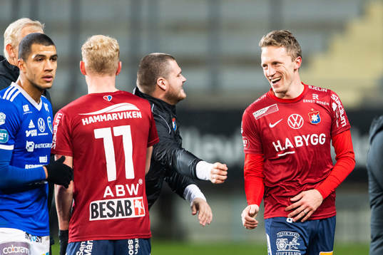 Örgrytes Joakim Karlsson jublar