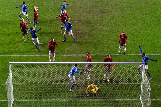 Umeås Emmanuel Yeboah (ej i bild) gör 1-1 bakom Örgrytes