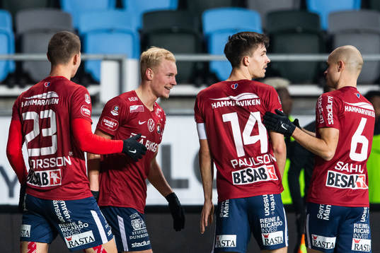 Örgrytes Adam Bergmark Wiberg (tvåa från vänster)