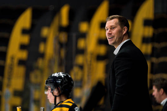 Skellefteås assisterande Andreas Falk