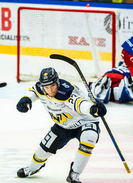 s Lias Andersson jublar