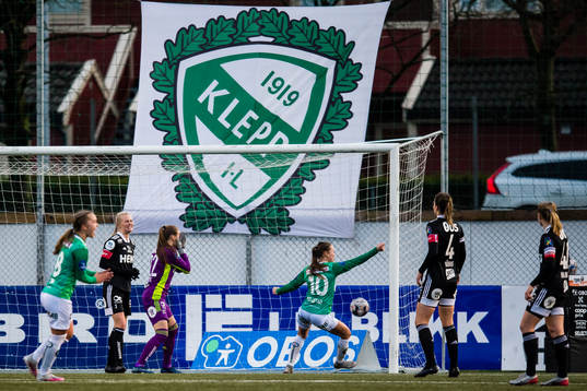 Ingeborg Lye Skretting of Klepp scores the 1-2 goal