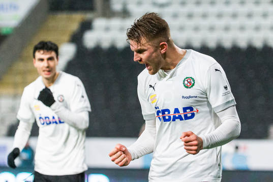 Örebros Erik Björndahl jublar