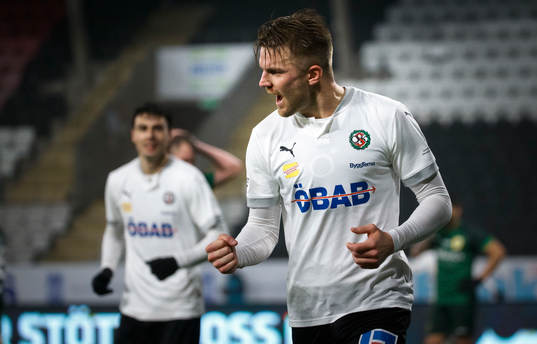 Örebros Erik Björndahl gör 2-1 och jublar