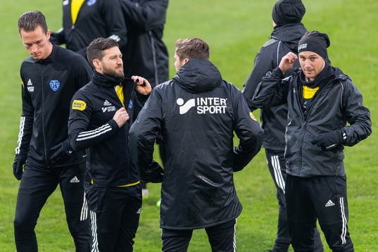 Falkenbergs Tibor Brink Joza och Christoffer Carlsson före