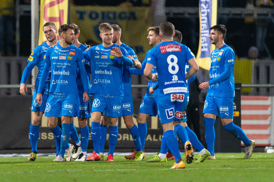 Mjällbys spelare jublar