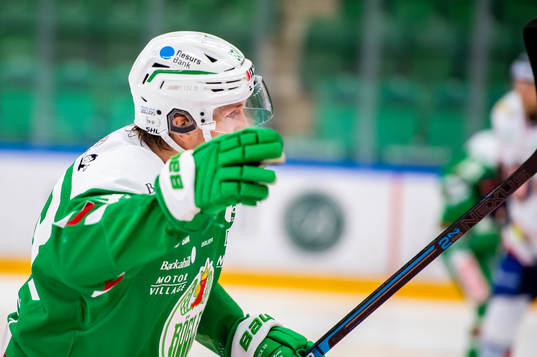 Rögles Niklas Hansson jublar