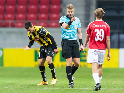 Domare Glenn Nyberg och Isak Magnusson