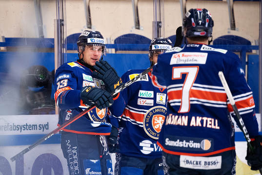 Växjös Jack Drury jublar