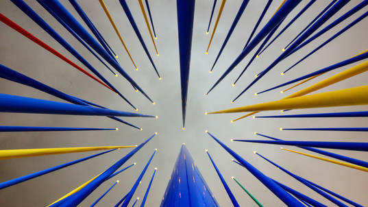 Konstverk utanför SAAB Arena före ishockeymatchen i SHL