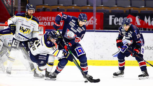 s Christian Sandberg och Linköpings Jarno Kärki