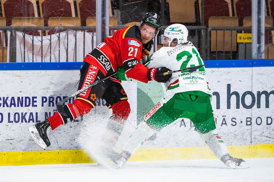 Luleås Juhani Tyrväinen och Rögles Nils Höglander