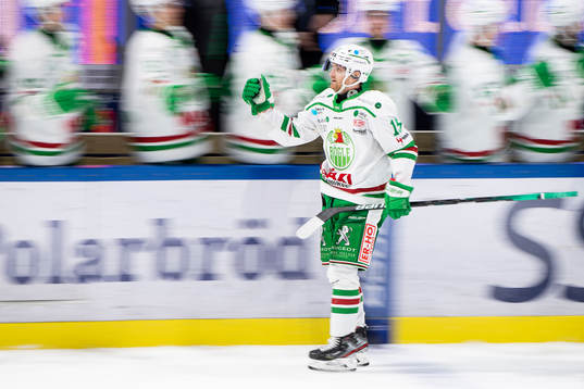 Rögles Simon Ryfors jublar